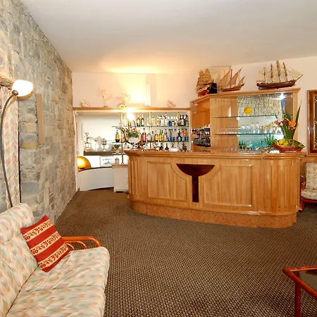 5 Terre Ξενοδοχείο 3*