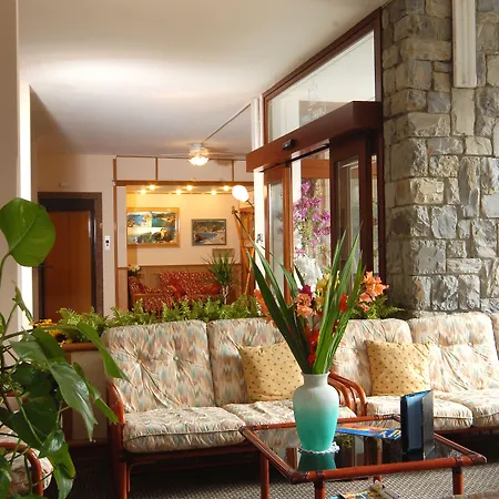 5 Terre Ξενοδοχείο 3*