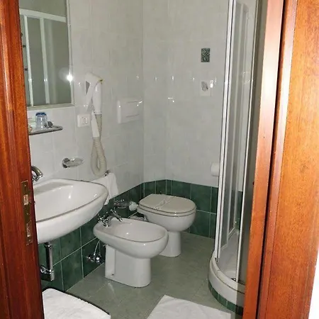 5 Terre Hotel