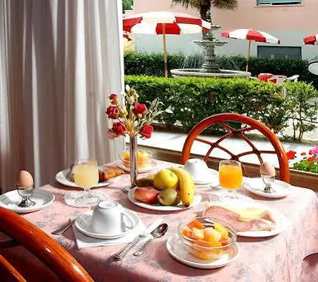 Hotell 5 Terre 3*
